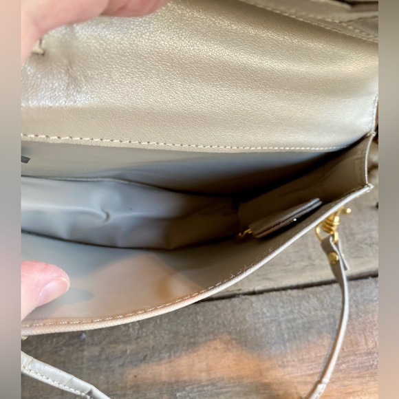 💥Buxton Crossbody Wallet💥 - Picture 6 of 14